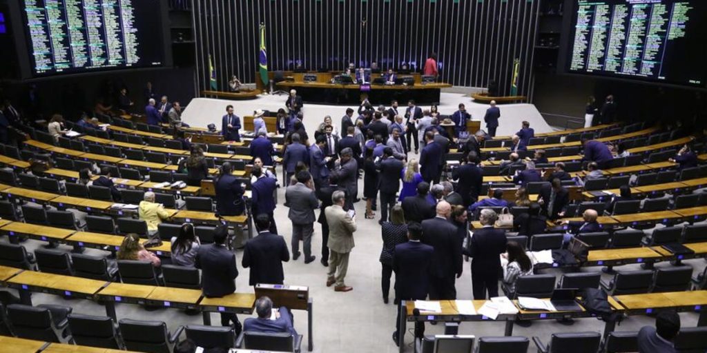 camara-aprova-projeto-que-amplia-numero-de-deputados-federais