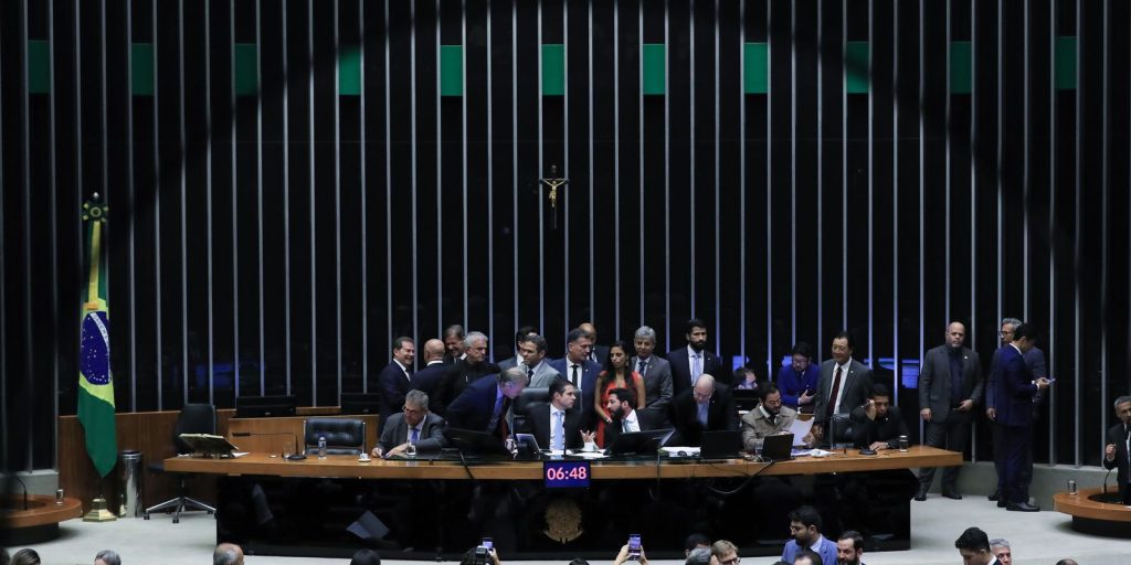 camara-aprova-urgencia-para-pl-que-proibe-desconto-automatico-no-inss
