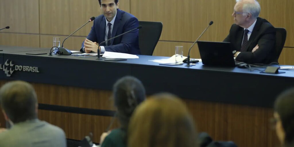 galipolo:-bc-tem-margem-para-avaliar-impactos-da-guerra-sobre-o-brasil