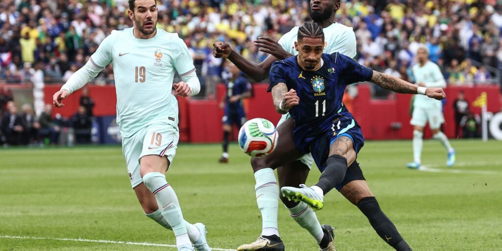 raphinha-e-wesley-sao-cortados-da-selecao-brasileira