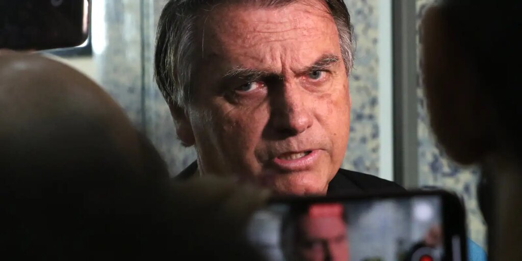 defesa-diz-que-bolsonaro-nao-tinha-conhecimento-sobre-video-de-eduardo