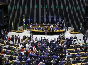 candidatos-a-presidencia-da-camara-discursam-em-plenario