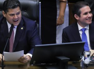 alcolumbre:-decisoes-do-stf-devem-ser-respeitadas,-mas-sem-cerceamento