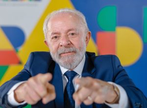 brasil-vai-aplicar-reciprocidade-em-caso-de-taxacao-dos-eua,-diz-lula