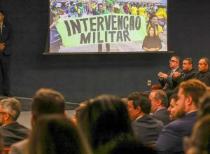 brasil-chegou-perto-de-voltar-a-ditadura,-diz-new-york-times