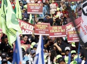 ato-em-sp-une-centrais-sindicais-e-governo-pelo-fim-da-escala-6×1